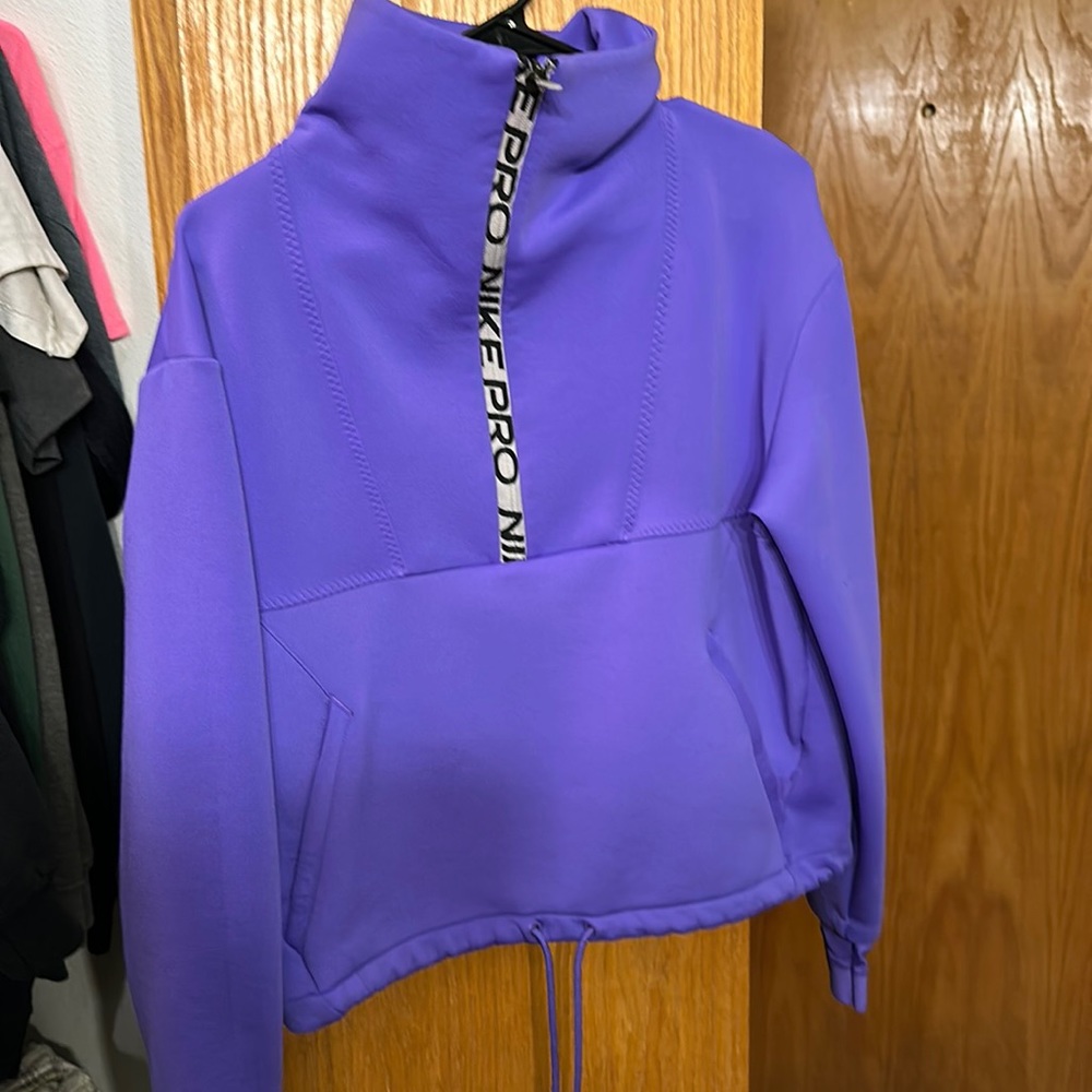 Nike crop top Size M